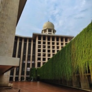 On est en novembre : c'est l'exact bon moment pour poster les photos prises cet été en Indonésie 🇮🇩 😎.#Indonesia #Jakarta #city